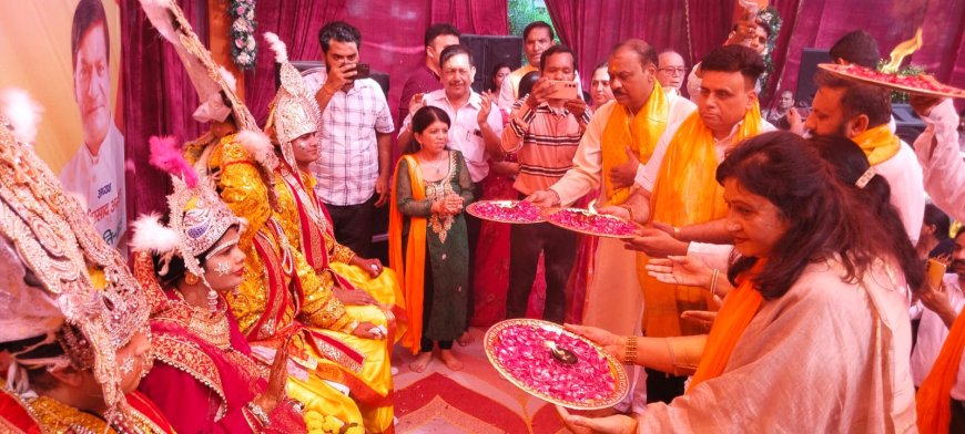 आगरा के सद्भभावना पार्क में गूंजे जय श्रीराम के स्वर, प्रभु दर्शन को उमड़े श्रद्धालु