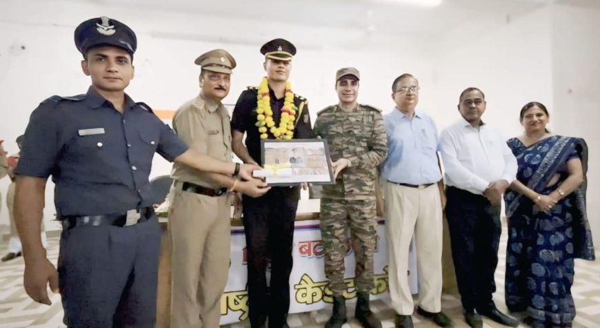 आर्मी ज्वाइन कर लौटे लेफ्टिनेंट देव चाहर का आगरा कॊलेज में हुआ ढोल-नगाड़ों से स्वागत