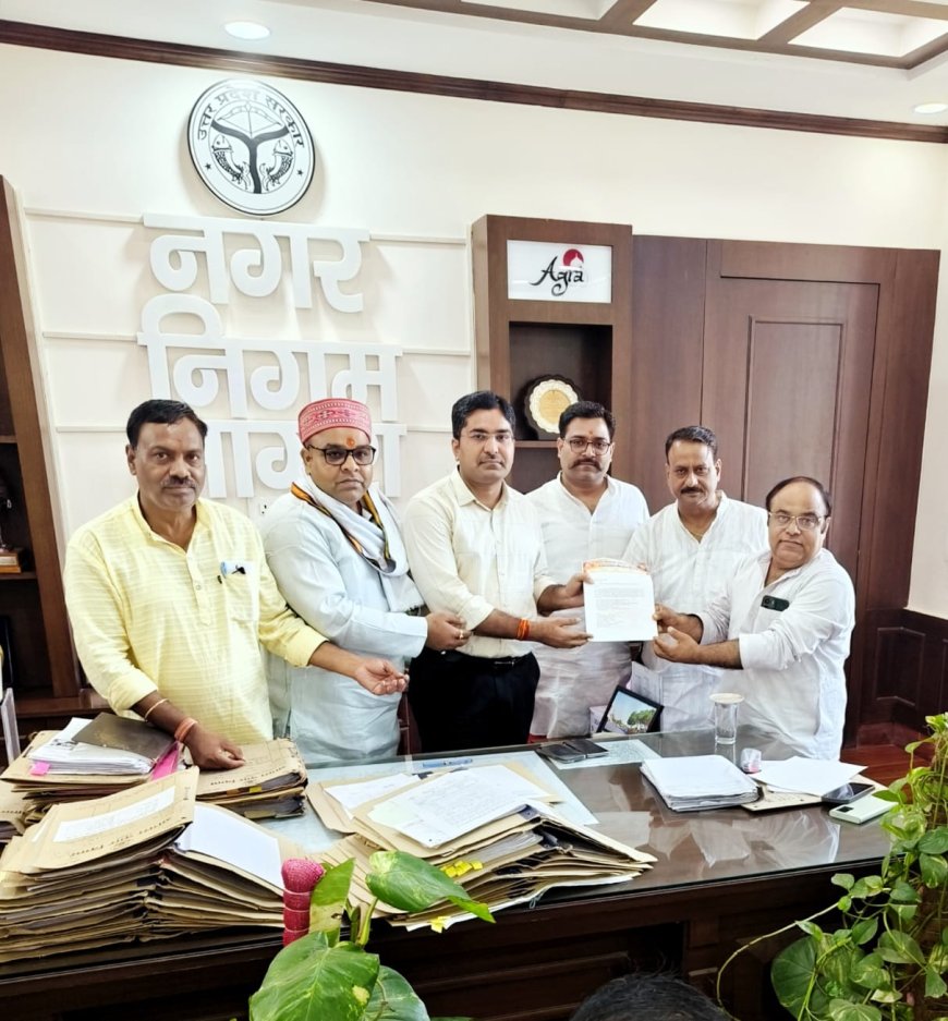 दशहरा शोभायात्रा मार्ग की मरम्मत व सफाई की मांग,मेयर और नगरायुक्त को सौंपा ज्ञापन