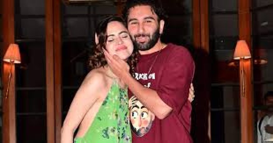  उर्फी जावेद और ओरी एकसाथ, मजाक में बोले- हम पति पत्नी हैं!