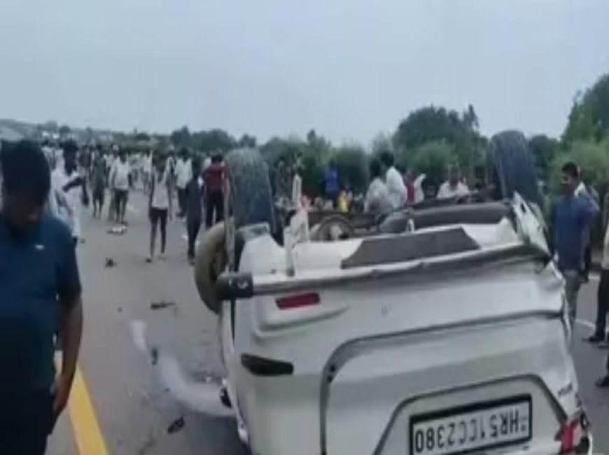 लखनऊ-आगरा एक्सप्रेसवे पर दर्दनाक हादसा, वाहन ने UPEIDA के 4 कर्मियों को रौंदा