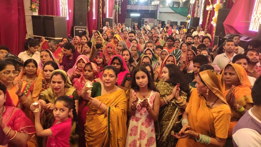 तोता का ताल स्थित दुर्गा पंडाल में मां दुर्गा और महाकाल के जयकारों से गूंजा वातावरण