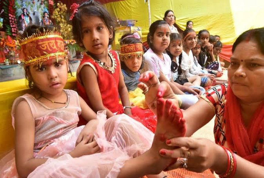 आगरा में अष्टमी पूजन की धूम: कन्या पूजन और मंदिरों में सजी भक्ति की आभा