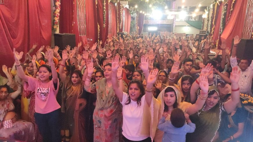 तोता का ताल मां दुर्गा के पण्डाल में कन्या पूजन कर मनायी अष्टमी