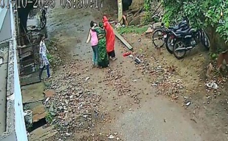 आगरा में मां-बेटी पर डंडों से हमला, गला दबाकर हत्या की कोशिश