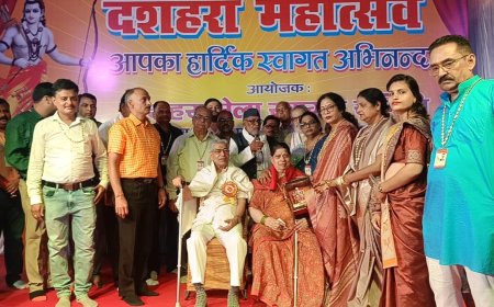 आगरा में 43वां दशहरा महोत्सव, 80 फुट ऊंचे रावण का दहन और रंग-बिरंगी आतिशबाजी