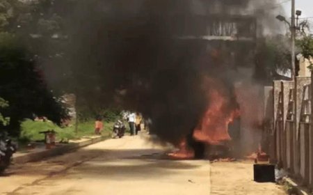 लेडी लायल अस्पताल में अफरा-तफरी, पार्किंग में खड़ी नई थार में लगी आग