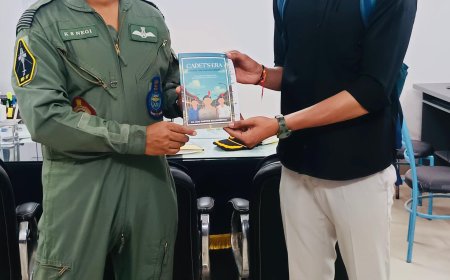 आगरा के एनसीसी कैडेट ने लिखी अनोखी पुस्तक, परेड ग्राउंड से आगे की यात्रा बनी युवाओं के लिए प्रेरणा