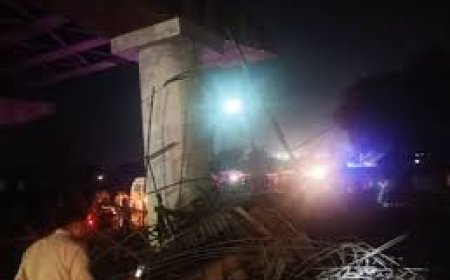 टूंडला में रेलवे का निर्माणाधीन फ्लाई ओवर गिरा, कई मजदूर दबे