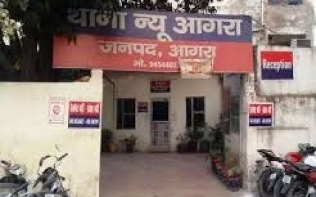 आगरा के न्यू आगरा क्षेत्र से 800 किलो अवैध आतिशबाजी जब्त, दो आरोपी हिरासत में लिये गये