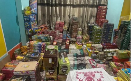 दीपावली से पहले आगरा 800 किलो अवैध पटाखे और जब्त, जयपुर हाउस और सीकरी में पुलिस छापा
