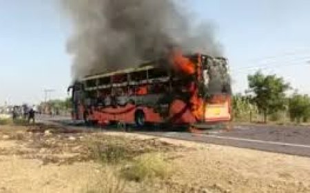 आंध्र प्रदेश में भीषण हादसा, बस में आग लगने से 20 यात्री जिंदा जले