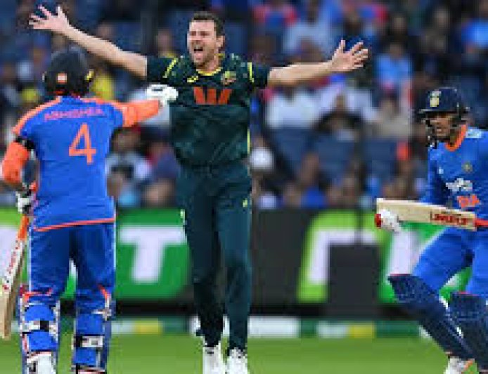  ऑस्ट्रेलिया ने भारत को 4 विकेट से हरा कर सीरीज में बढत बनाई