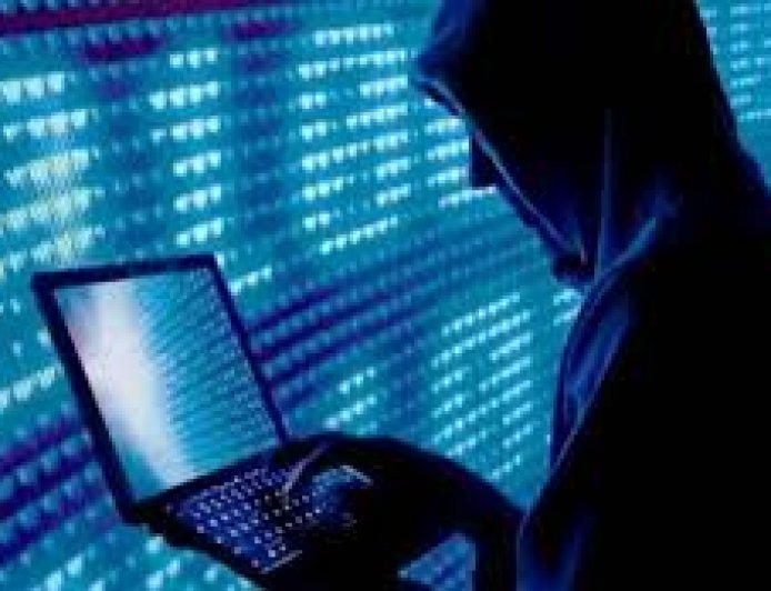 आगरा के नामी स्कूल की छात्रा के नाम से बनाई अश्लील प्रोफाइल, पुलिस ने आईटी एक्ट में मुकदमा दर्ज किया