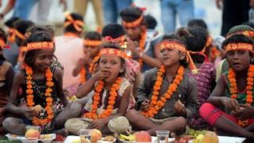 नवरात्रि की नवमी पर आगरा में उमड़ा श्रद्धा का सागर, घर-घर हुआ कन्या पूजन और मंदिरों में भक्तों की भारी भीड़