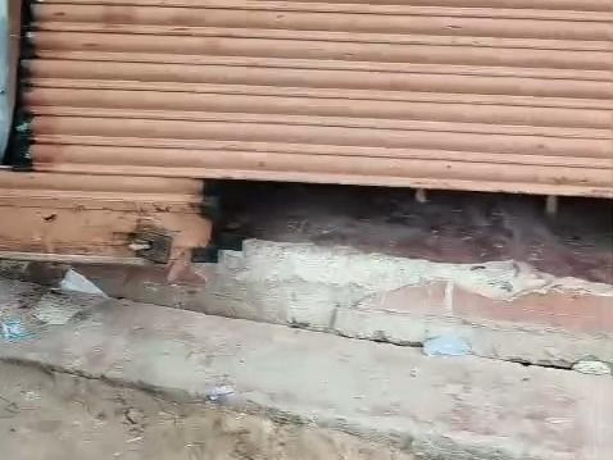 थाना सिकंदरा से महज़ 50 मीटर दूर कपड़े के शोरूम में सेंधमारी, 30 हजार नगदी चोरी