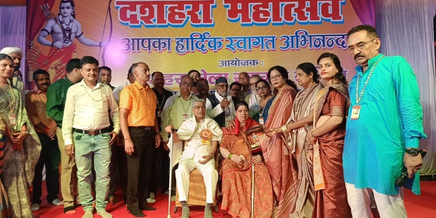 आगरा में 43वां दशहरा महोत्सव, 80 फुट ऊंचे रावण का दहन और रंग-बिरंगी आतिशबाजी