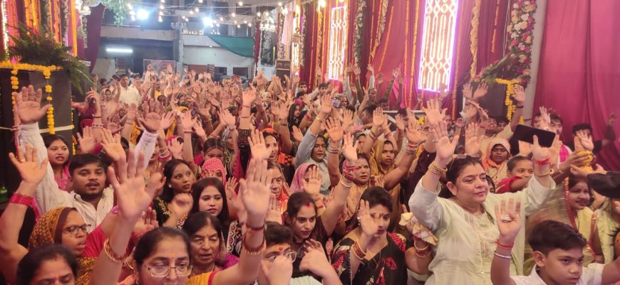 सुंदरकांड की स्वरलहरियों से गूंजा मां भगवती का पंडाल, भक्तों ने लगाए जयकारे