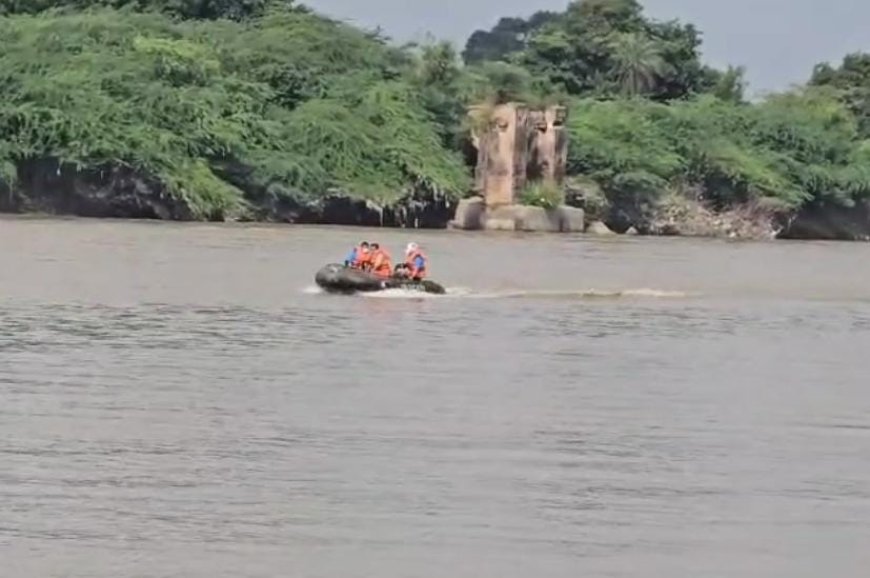 आगराः यमुना में डूबे करबना के दो युवकों में से एक का शव मिला, दूसरे की तलाश जारी