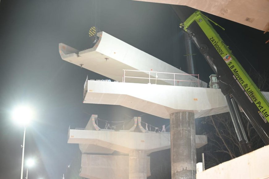 आगरा मेट्रो निर्माण में आई नई रफ़्तार, सिकंदरा कॉरिडोर पर यू-गर्डर लॉन्चिंग से दिखी प्रगति की नई तस्वीर