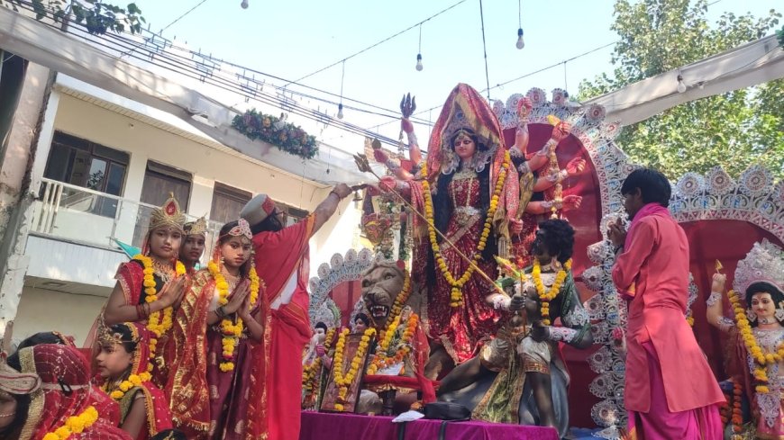 ढोल-नगाड़ों संग भक्तिभाव में डूबी दुर्गा विसर्जन यात्रा, मां भगवती को दी भावभीनी विदाई