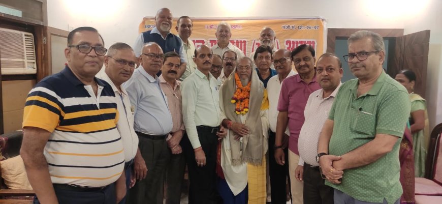 आईएमए के प्रेसीडेंट इलेक्ट डॉ. हरेन्द्र गुप्ता का हुआ सम्मान, बचपन के साथियों संग यादें हुईं ताज़ा