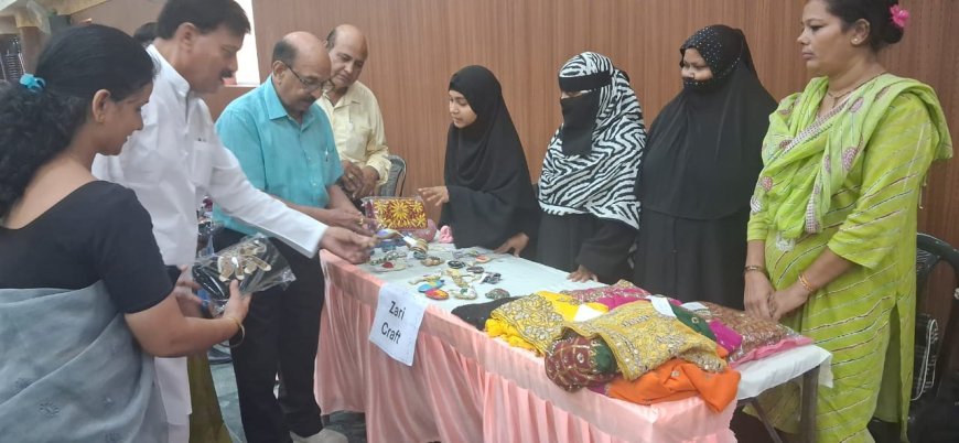 हाथ का हुनरः आगरा में तीन दिवसीय हस्तशिल्प प्रदर्शनी और कार्यशाला शुरू