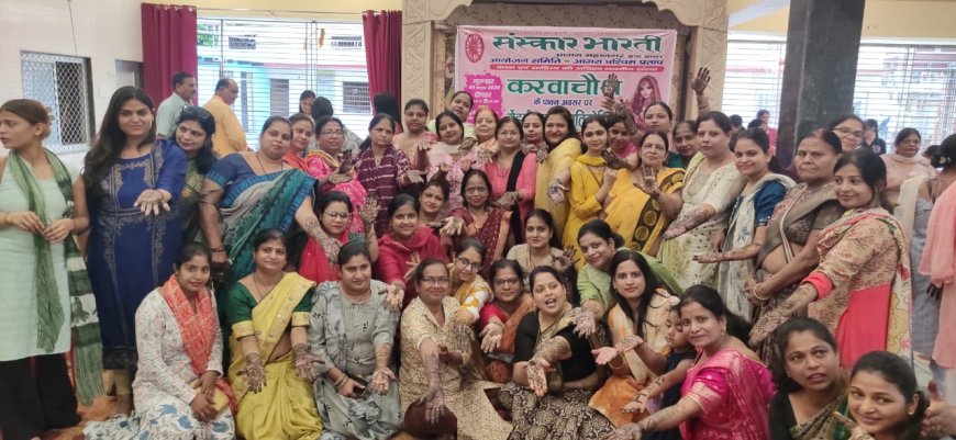 पिया नाम की मेहंदी से सजे हाथ, मेले की तैयारी हो रही साथ