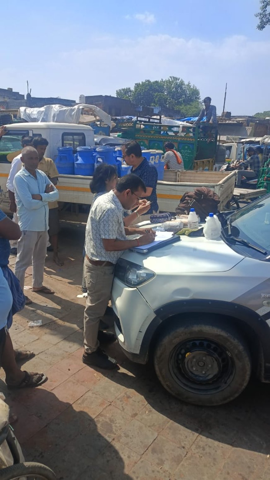 आगरा में दीपावली से पहले खाद्य सुरक्षा विभाग का सख्त अभियान: मिलावट पर पैनी नजर