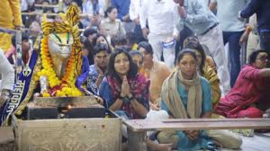 विश्व कप के बीच महाकाल की शरण में पहुंची भारतीय महिला टीम, लिया आशीर्वाद