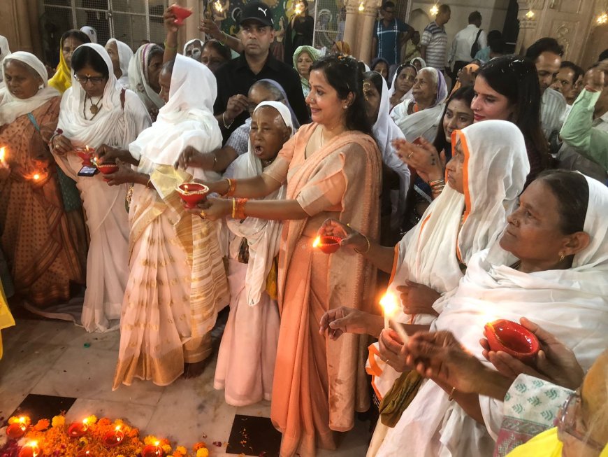 वृंदावन की विधवा माताओं के जीवन में लौटी दीपावली की रौशनी, जगमगाया गोपीनाथ मंदिर