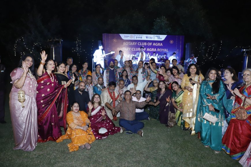 आगरा में दीपों की रोशनी में रोटरी क्लब आगरा एवं रॉयल ने मनाई रंगीन दीपावली की शाम