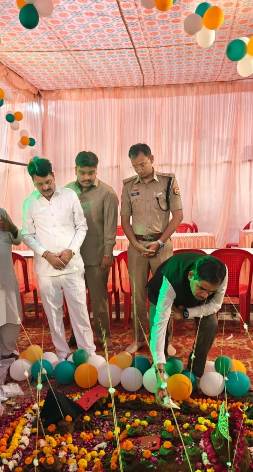 श्री गोवर्धन महाराज की भक्ति में डूबा मथुरा, डीएम और एसएसपी ने किया पूजन