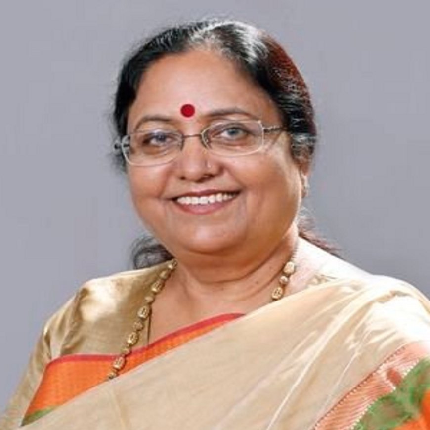 एक्सप्रेसवे पर मंत्री बेबी रानी मौर्य की गाड़ी ट्रक से टकराई, बाल-बाल बचीं, मंत्री और उनके पति को हल्की चोटें