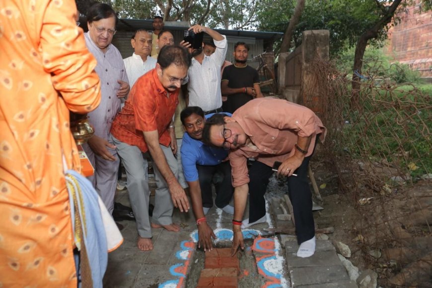 आगरा फोर्ट स्टेशन के सामने आधुनिक सुविधाओं से युक्त होगा रोटरी सुलभ टॉयलेट कांप्लेक्स, शिलान्यास