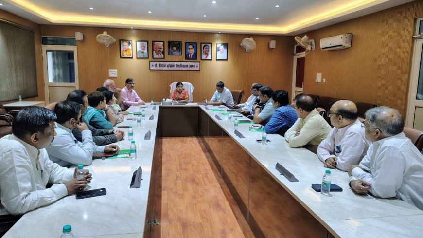 आंबेडकर विवि कुलपति की सख्ती: परिसर में बढ़ेगी निगरानी, छुट्टी के दिन आने वाले टीचर्स की एंट्री होगी