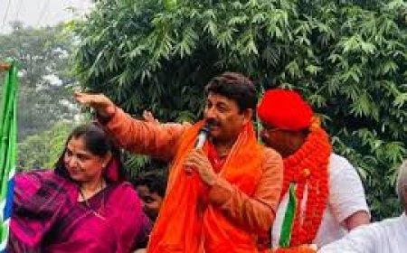 गाड़ी तेज चला कर बिहार में रोड शो से भागे मनोज तिवारी