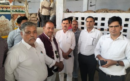 आलू बीज विवाद,  कोल्ड स्टोर पर किसानों में बखेड़ा, अधिकारियों  के सामने किसान भिड़े