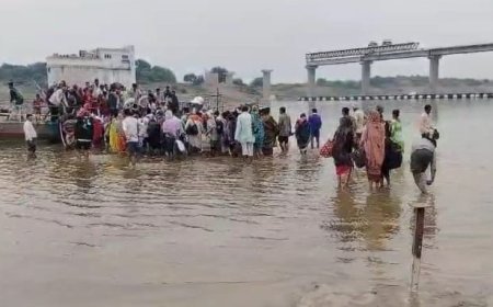 बारिश को विदा हुए महीने भर से ज्यादा हो गया पर पिनाहट में पौंटून पुल का नामोनिशान तक नहीं