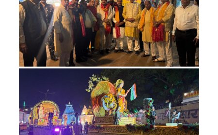 आगरा में निकली श्रीकृष्ण-बलराम की भव्य शोभायात्रा, मयूर रथ पर दिव्य दर्शन से भावविभोर हुए श्रद्धालु