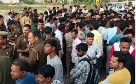 आगरा के मलपुरा में दर्दनाक सड़क हादसा, ट्रक की टक्कर से बाइक सवार युवक की मौत, ग्रामीणों ने किया सड़क जाम