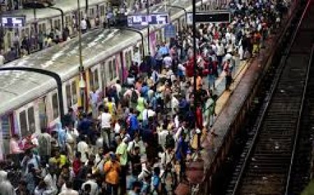 मुंबई के मस्जिद बंदर रेलवे स्टेशन पर बड़ा हादसा, 4 यात्रियों की मौत