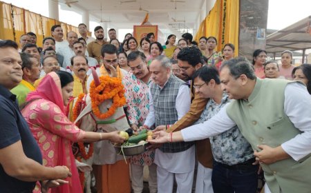 श्री गिरिराज जी सेवक मंडल परिवार ने गौ माता को अर्पित किए छप्पन भोग, गोवर्धन महोत्सव की तैयारियां