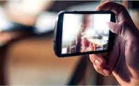 नहाते वक्त दोस्त की पत्नी का गुप्त वीडियो बनाकर 15.85 लाख की ठगी