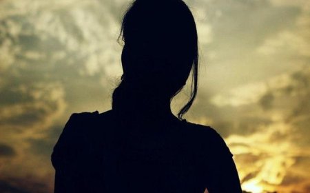 आगरा में 11वीं की लापता छात्रा एक महीने से नहीं लौटी घर, परिजनों का रो-रोकर बुरा हाल, पुलिस पर लापरवाही के गंभीर आरोप