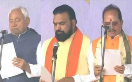 रिकॉर्ड 10वीं बार नीतीश कुमार ने संभाली बिहार की कमान, एनडीए की कैबिनेट ने गांधी मैदान में ली शपथ