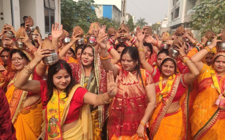 श्रीहरि भक्ति में रंगी अवधपुरी  की कलश यात्रा, भजनों, पुष्पवर्षा और वैदिक मंत्रों संग श्रद्धा का विराट संगम
