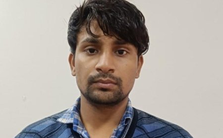 दिल्ली ब्लास्ट केस में एनआईए ने सुसाइड बॉम्बर डॊ. उमर के साथी शोएब को दबोचा, आरोपी अल फलाह का बार्ड बॊय है और उमर की हर तरह से मदद की थी