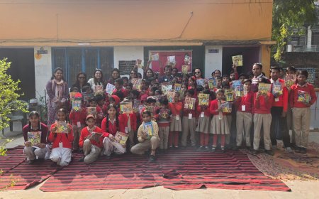बच्चों की मुस्कान के लिए लायंस आगरा फ़्लेमिंगो का प्रयास, स्कूल में वॉटर कूलर व स्टडी किट वितरित
