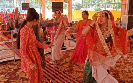 कृष्ण–रस में डूबा आगरा: नन्दोत्सव, भजन और बाल लीलाओं से गूंजा श्रीमदभागवत  कथा–स्थल
